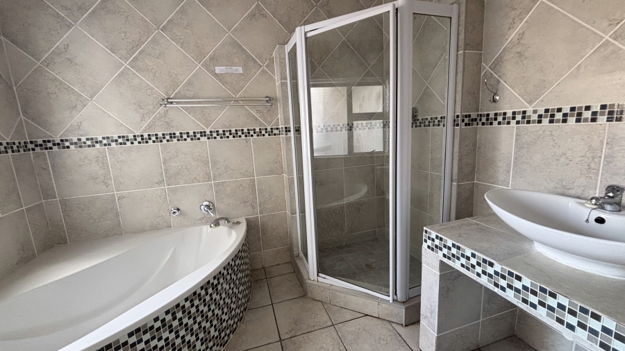 To Let 7 Bedroom Property for Rent in Myburgh Park Western Cape